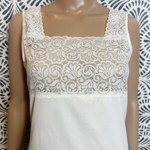Vintage Cinema Etoile Ivory Stretch Lace Lingerie Cami Top TINY FLAW